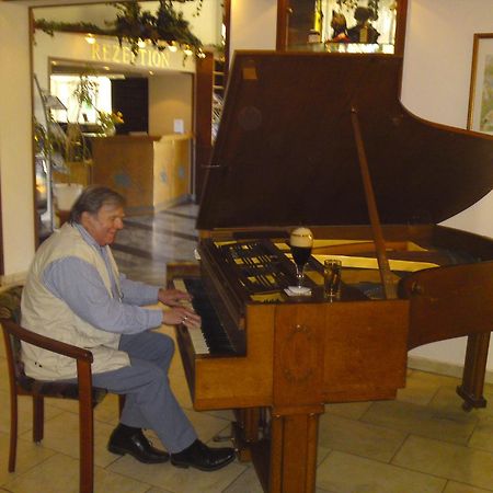 Hotel Reifenstein Kleinbartloff Екстериор снимка