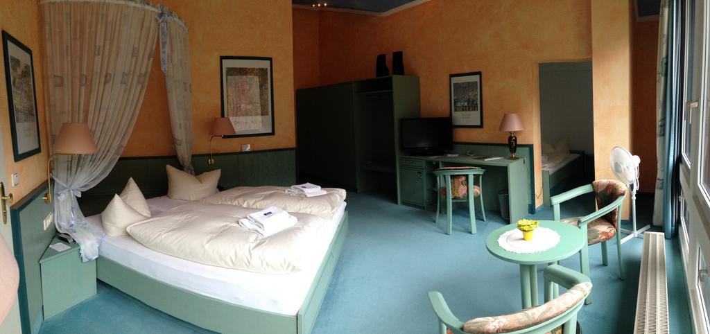 Hotel Reifenstein Kleinbartloff Екстериор снимка