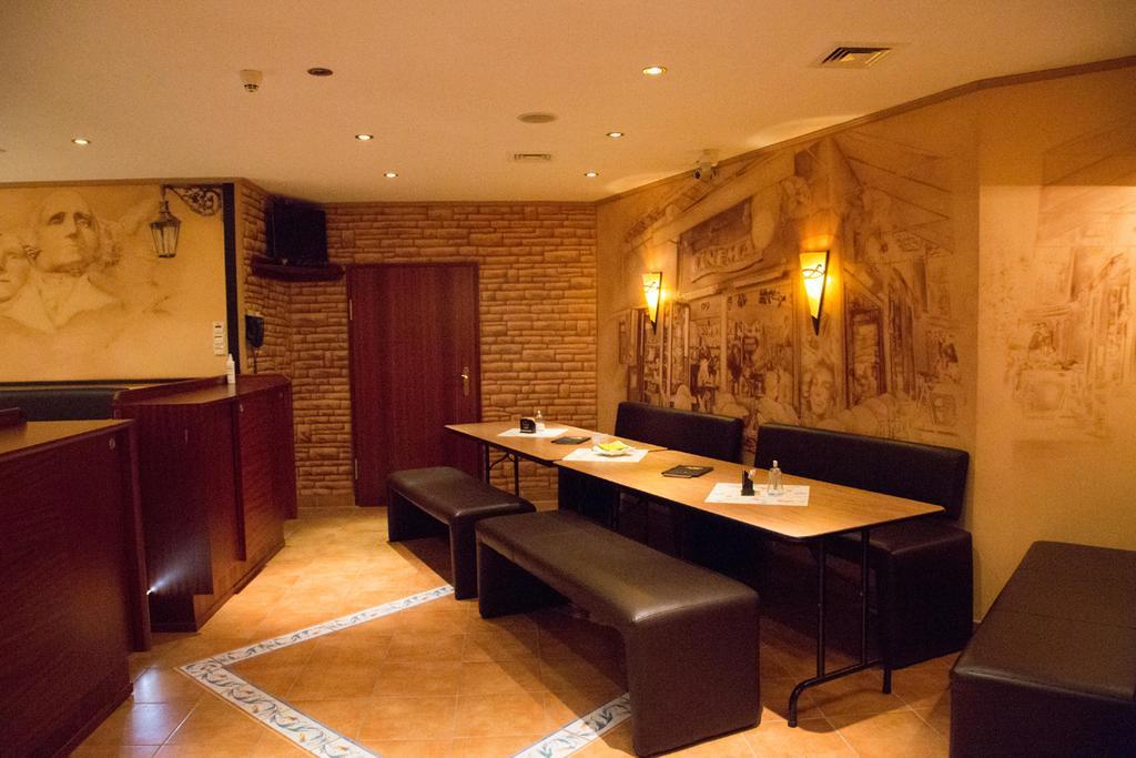 Hotel Reifenstein Kleinbartloff Екстериор снимка