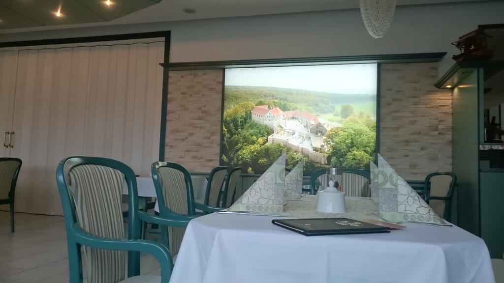 Hotel Reifenstein Kleinbartloff Екстериор снимка