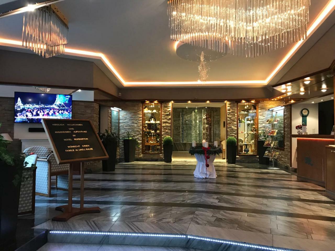 Hotel Reifenstein Kleinbartloff Екстериор снимка